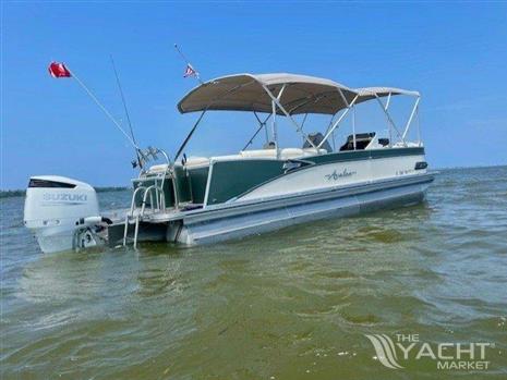 Avalon 25 Catalina Platinum Tritoon