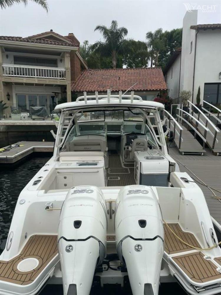 2018 Boston Whaler