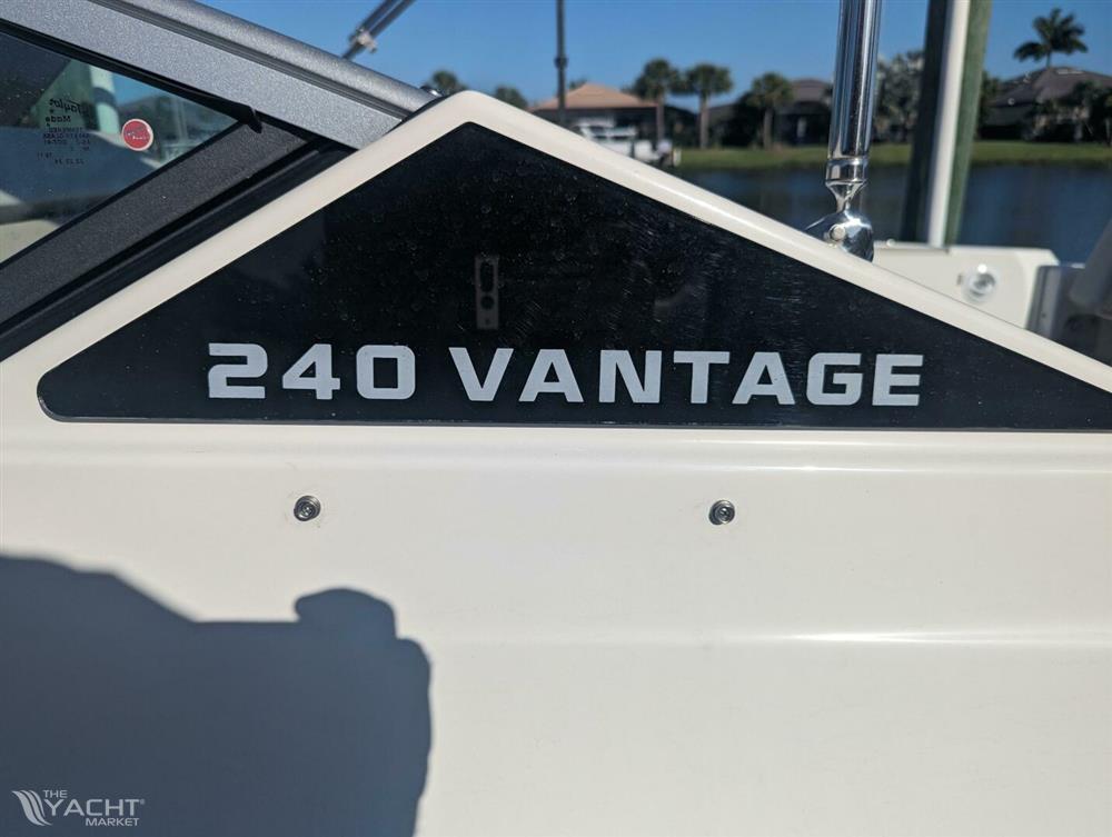 2022 Boston Whaler