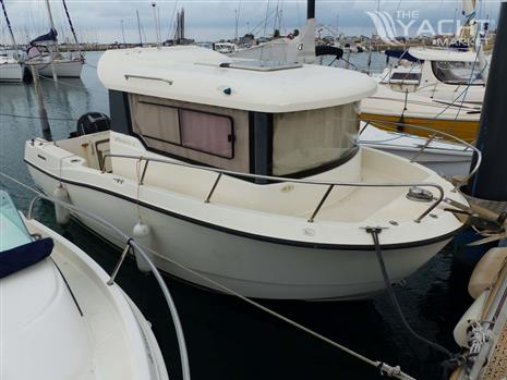 QUICKSILVER QUICKSILVER CAPTUR 675 PILOTHOUSE