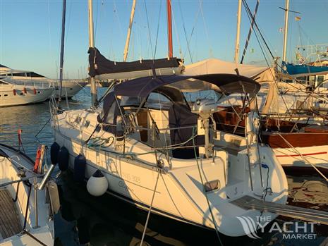 BENETEAU OCEANIS 323 CLIPPER