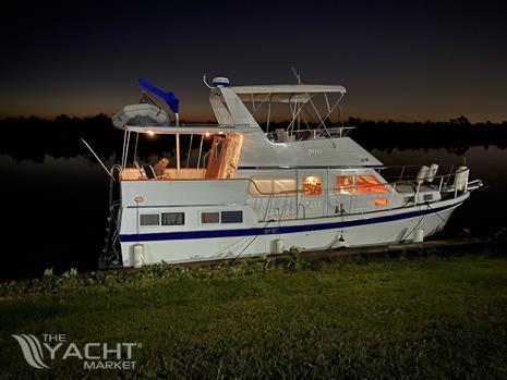 Marine Trader LaBelle 40 Sun Deck