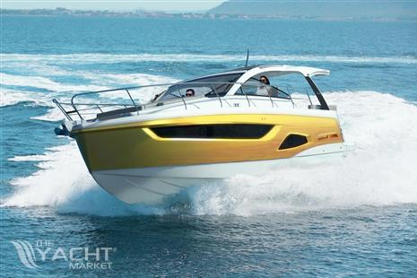 Sealine S390