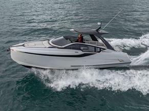 Fairline F//Line 33