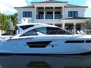 Cruisers Yachts 54 Cantius