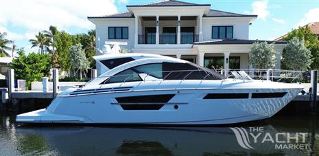 Cruisers Yachts 54 Cantius - Profile  