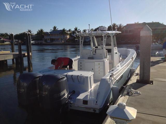 2012 Everglades Boats