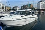 Beneteau Antares 8 Fishing