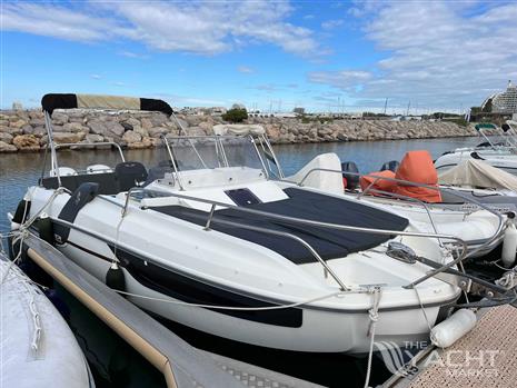 BENETEAU FLYER 7.7 SUNDECK