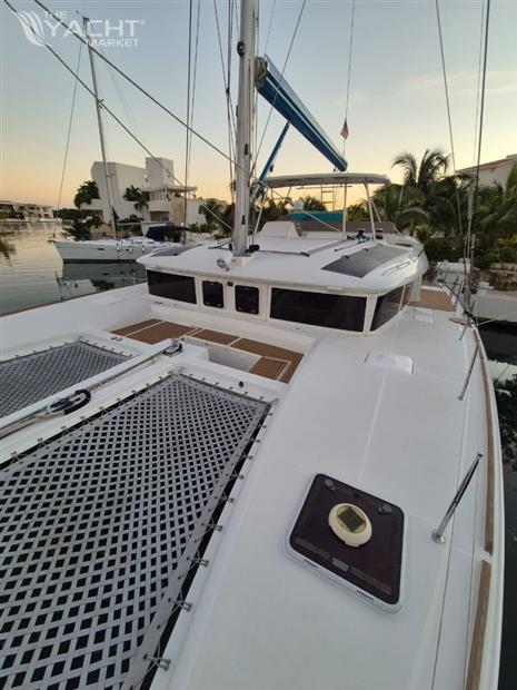 Lagoon Lagoon 450 F - Used Sail Catamaran for sale