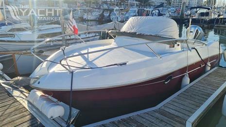 BENETEAU FLYER 750 SUNDECK