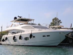 Sunseeker 88 Yacht