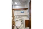 Jeanneau Merry Fisher 895 Sport - Offshore - Jeanneau Merry Fisher 895 Sport - Offshore - toilet compartment with marine toilet