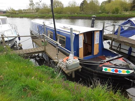 Hine Narrowboats 48ft Narrowboat called Flotily