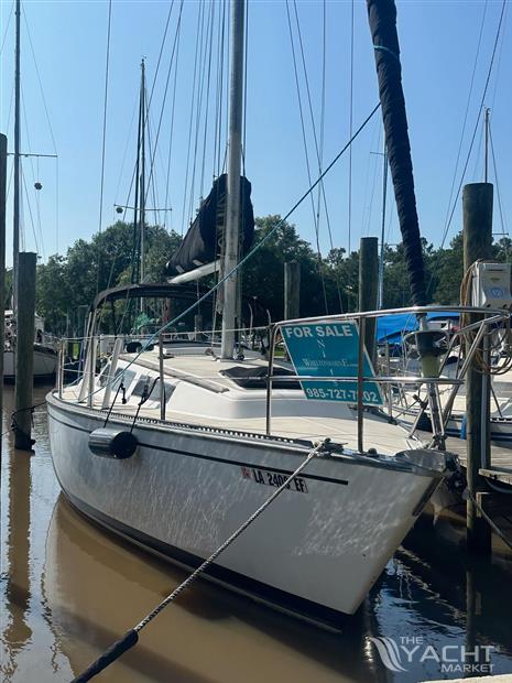 S2 9.2A - 1982 S2 9.2A sailboat for sale, docked in marina.