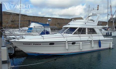 Princess 330 Flybridge Cruiser - Princess 330 Flybridge Cruiser