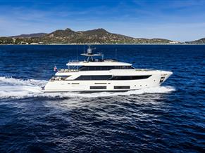 Custom Line Navetta 33