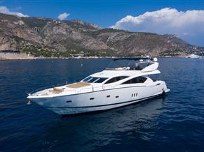 Sunseeker 82 Yacht