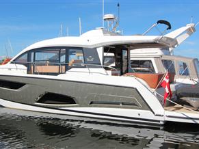 Sealine C430