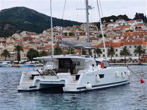 FOUNTAINE PAJOT ASTREA 42