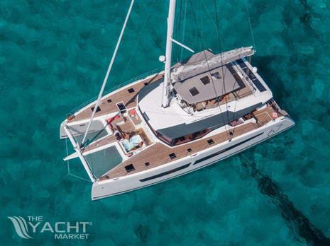 FOUNTAINE PAJOT ALEGRIA 67