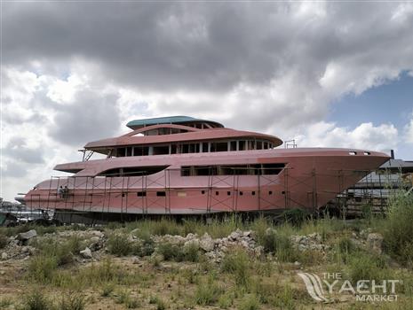 CUSTOM constructions mega yacht