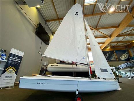 BENETEAU FIRST 14