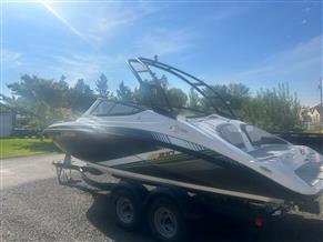 Yamaha Boats AR210