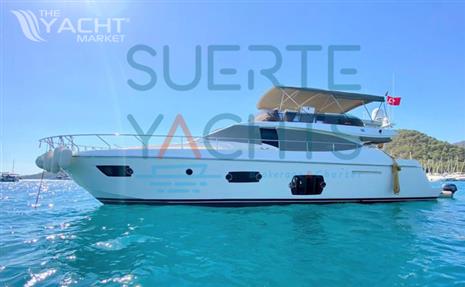 FERRETTI 560