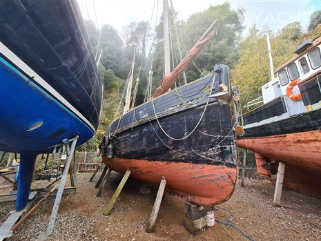 Custom Built Looe Lugger