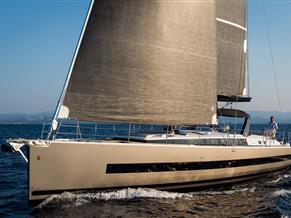 BENETEAU OCEANIS YACHT 62