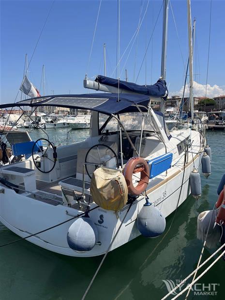 BENETEAU OCEANIS 38