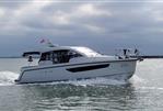 sealine c 330v