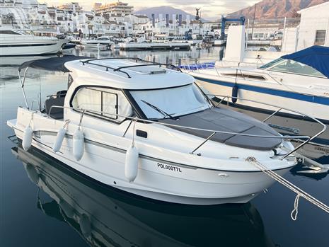 Beneteau Antares 8