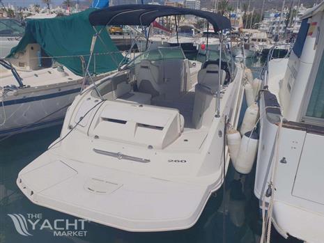 Sea Ray 260 Sundeck