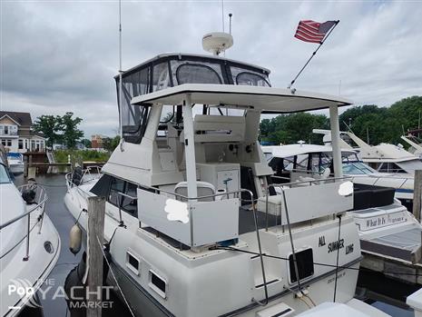 Silverton 34 - Silverton 34 Starboard Side
