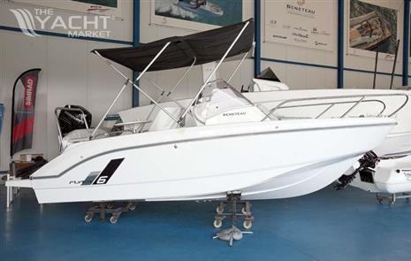 BENETEAU FLYER 6 SUNDECK