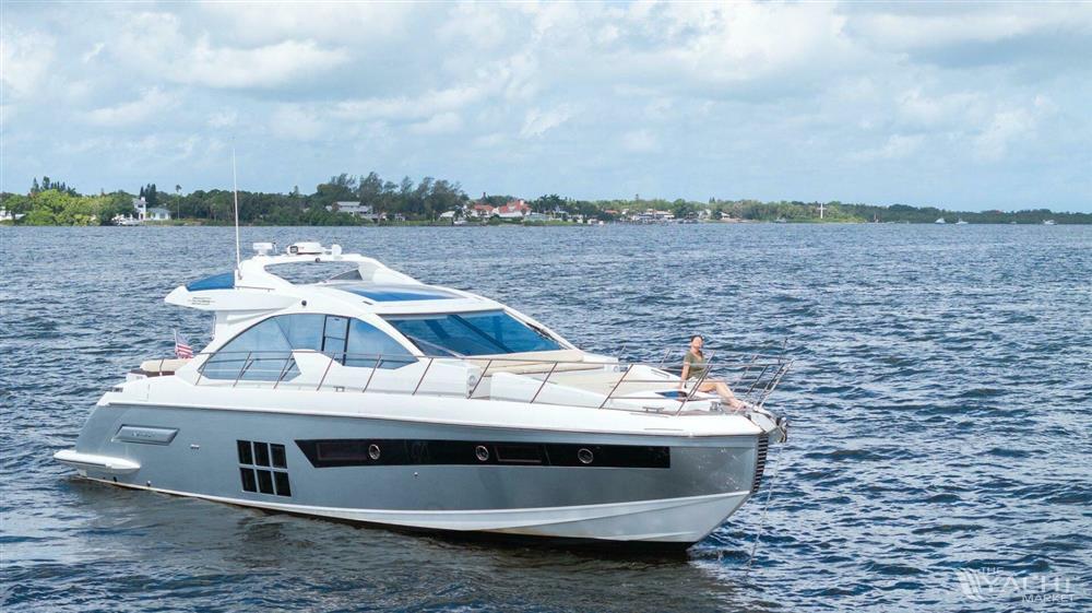 2015 Azimut