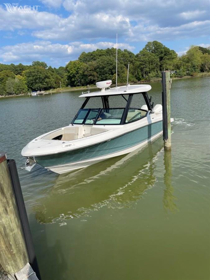 2022 Boston Whaler