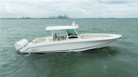 Boston Whaler 380 Outrage