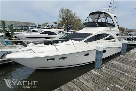 Sea Ray 450 Sedan Bridge