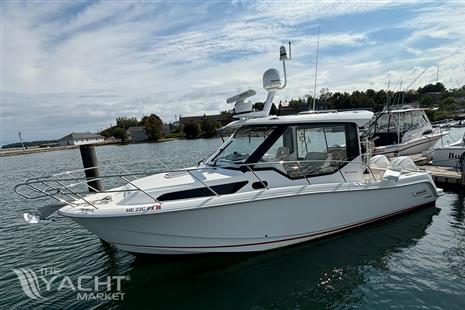 Boston Whaler 325 Conquest Pilothouse