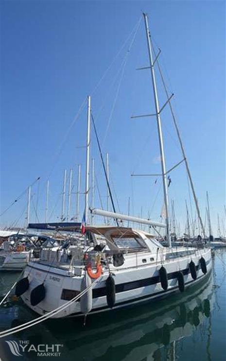 BENETEAU OCEANIS YACHT 62