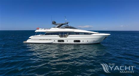 Ferretti Yachts 960