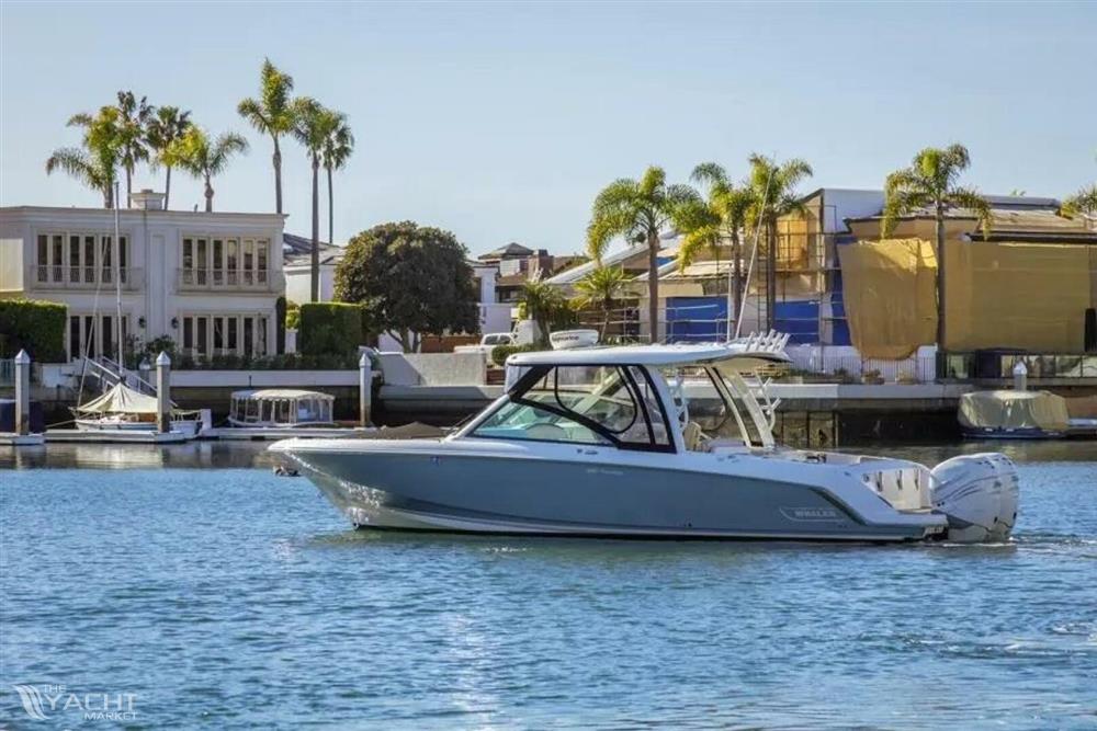 2018 Boston Whaler