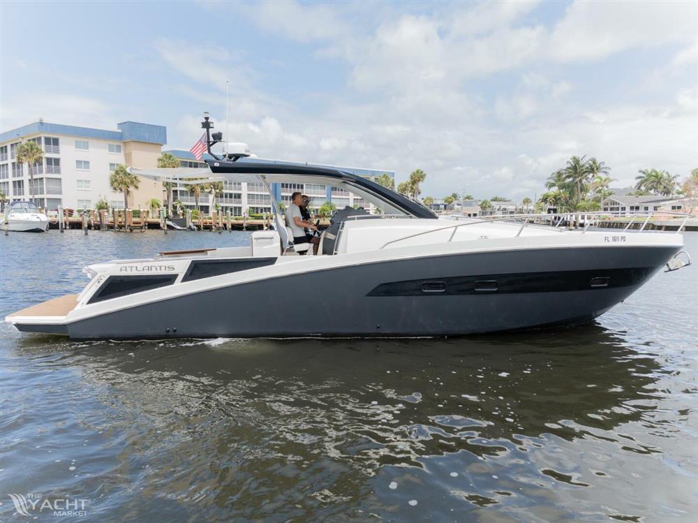 2011 Azimut