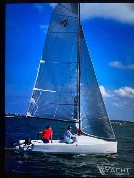 BENETEAU FIRST 18