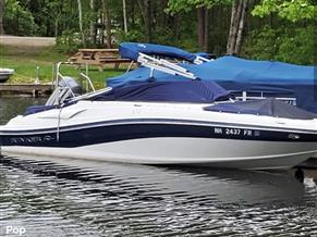 Rinker Captiva 216
