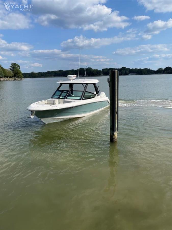 2022 Boston Whaler