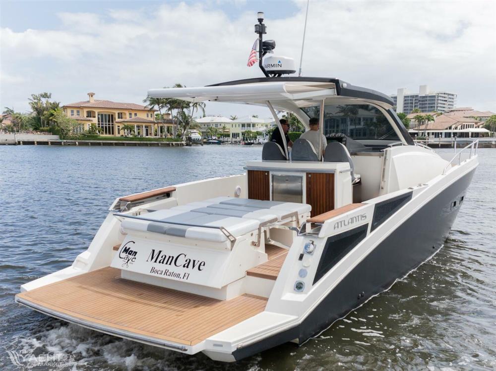 2011 Azimut